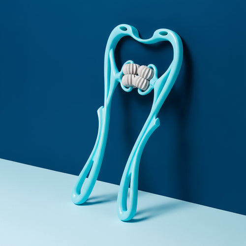 Estructura flexible y mango ergonómico del masajeador cervical