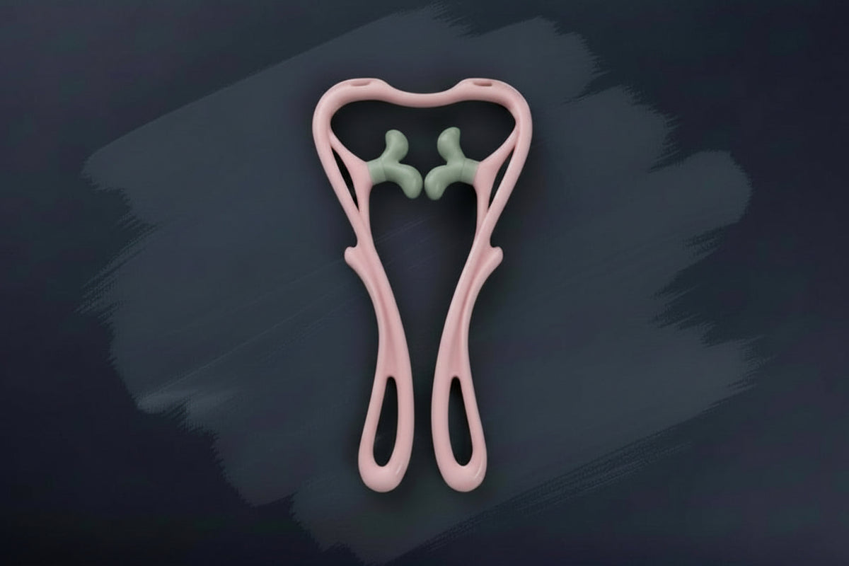 Masajeador cervical ergonómico color rosa con pulgares de presión